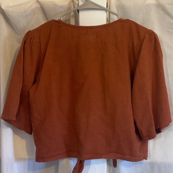 Rust Tie-Front V-Neck Button Crop Top - Picture 6 of 6